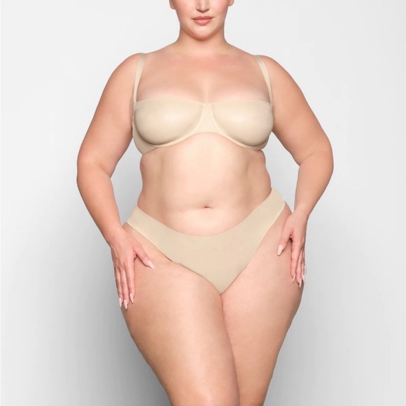 SKIMS NO SHOW MOLDED‎ UNLINED Demi bra BALCONETTE BRA Sand 34DD - Picture 1 of 8